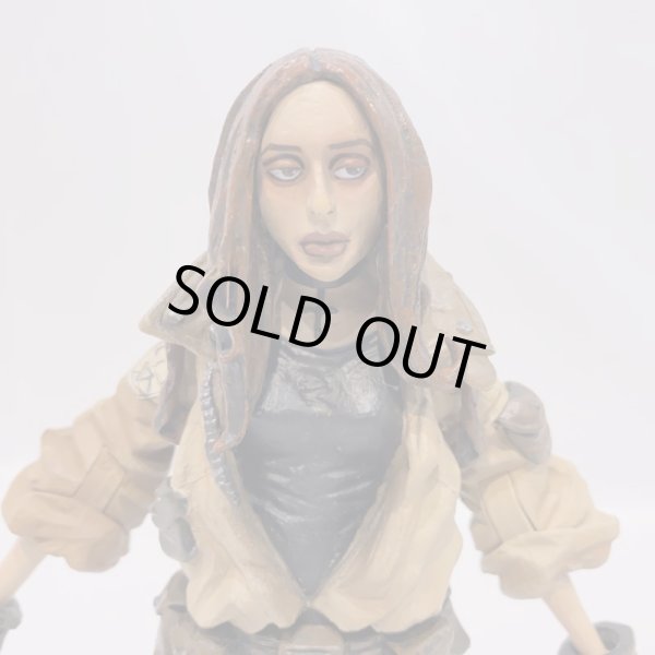 画像5: ▲買取品▲ メズコ ヘルボーイ アクションフィギュア リズ・シャーマン(コミック版) (5)