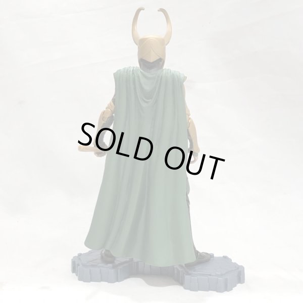 画像2: ▲買取品▲ ハズブロ 6インチアクションフィギュア ウォルマート限定 ロキ(実写映画アベンジャーズ版) (2)