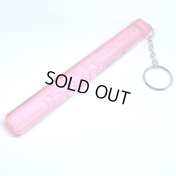 画像2: 【ADMSKI】大阪名物アダムスキーみやげ マイナーチェンジ版 "ホテルニューアダムスきー" アクリル棒キーホルダー /ピンク (2)